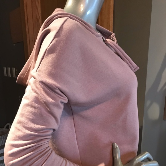 Beyond Yoga Pullover - Picture 3 of 5